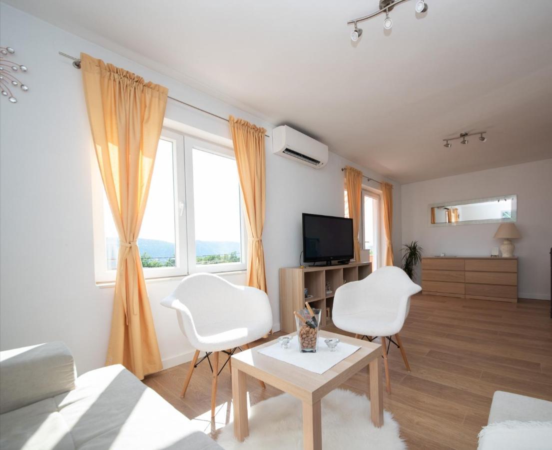 Apartman Sous Les Rochers Grizane-Belgrad Luaran gambar