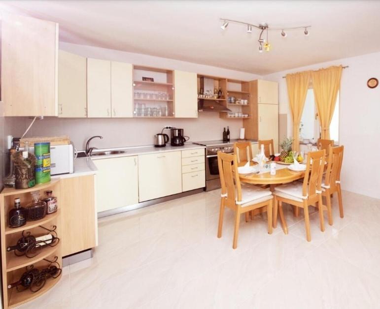 Apartman Sous Les Rochers Grizane-Belgrad Luaran gambar
